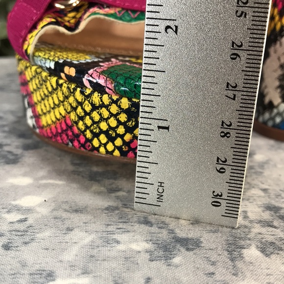 FashionNova Head in the Clouds Multi Snake 5.5” Platform Heels WMS 6M🌟NWOT🌟 - Picture 6 of 13